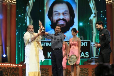 Nirapara Asianet Film Awards 2016