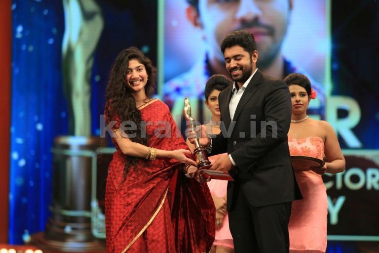 Sai Pallavi and Nivin Pauly at Asianet Film Awards 2016