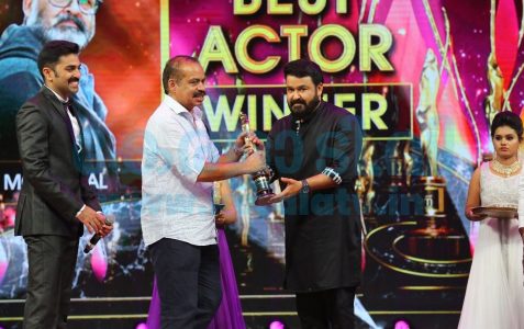 best actor is mohanlal at asianet film awards
